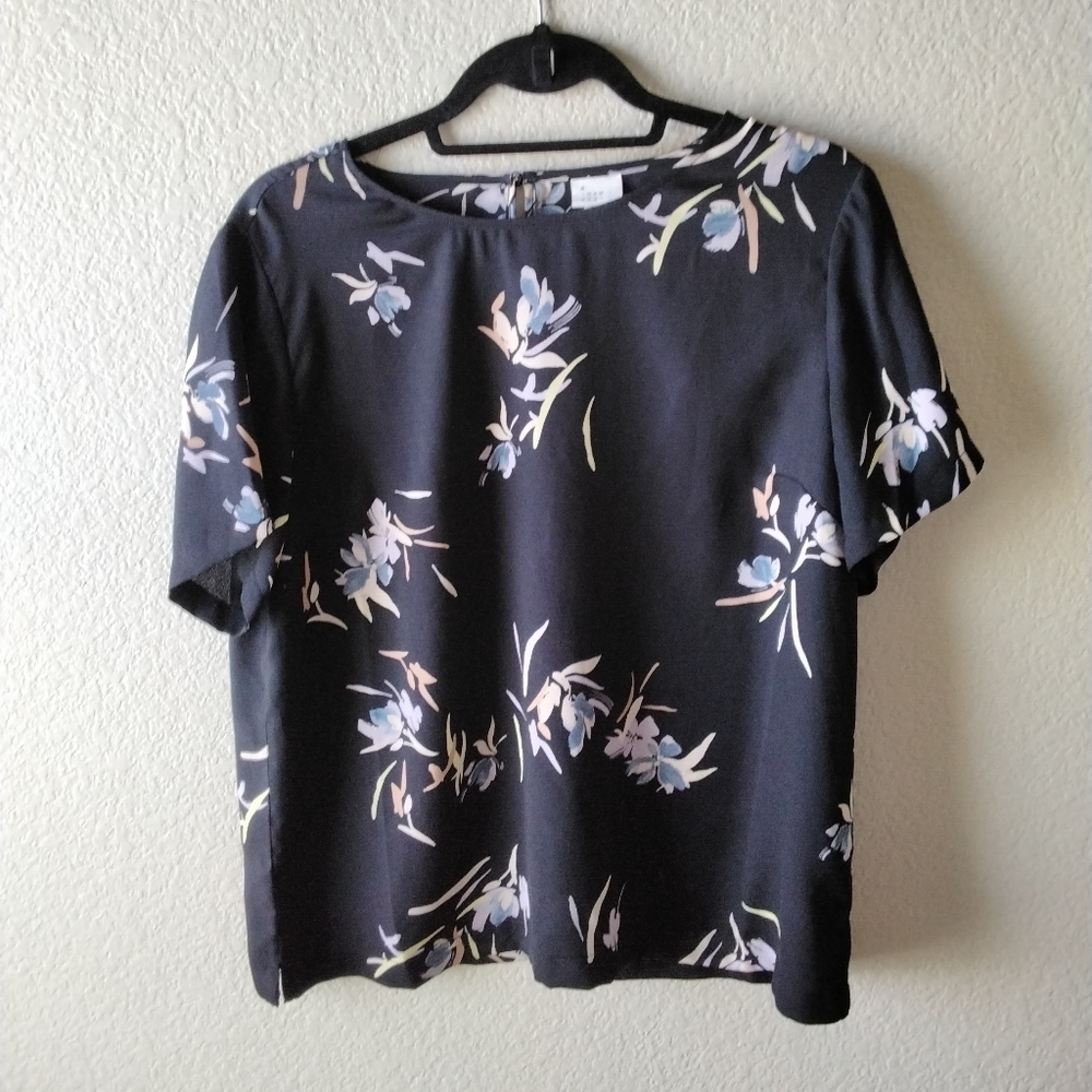 New Day floral top Size Large